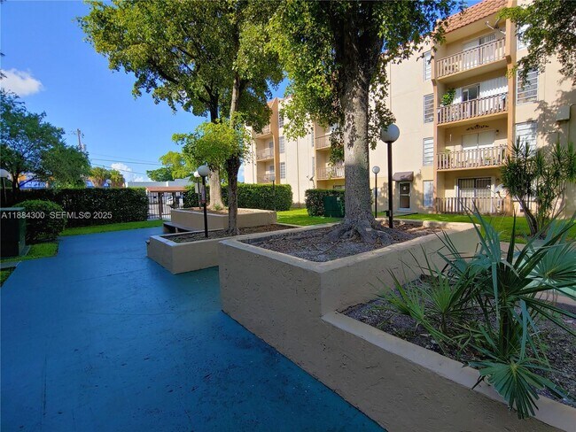 Photo - 4715 NW 7th St Unit 410-2