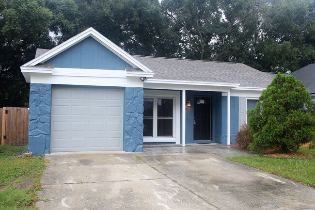 Photo - 205 Regal Park Dr House