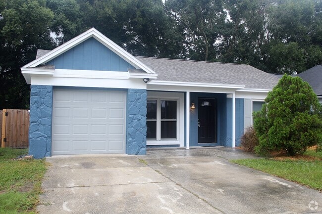 Building Photo - 205 Regal Park Dr Rental