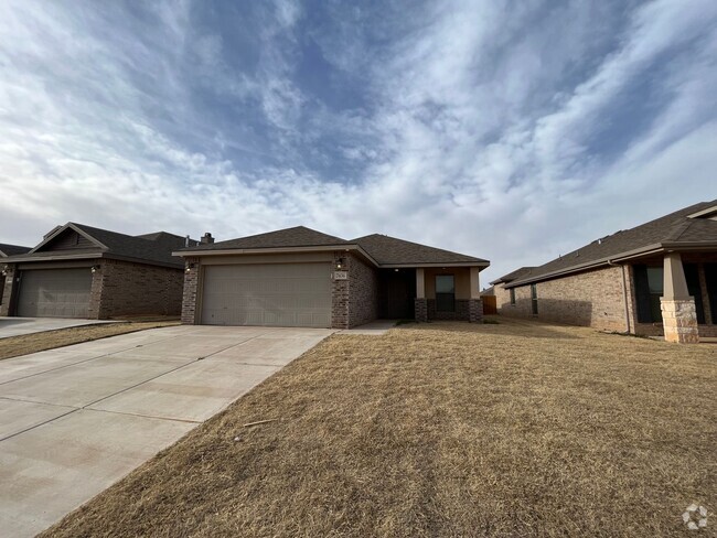 Building Photo - Great House in FISD