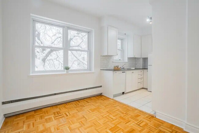 Photo - 1000 Av Pratt