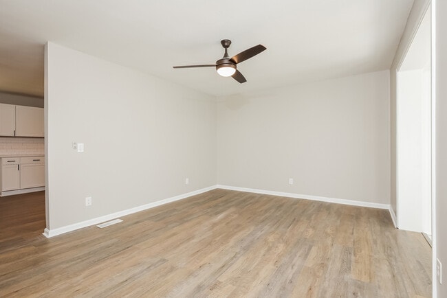 Photo - 3310 Jules Dr