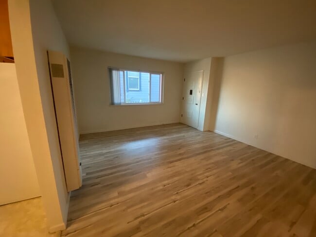 Photo - 341 Williams St Unidad A