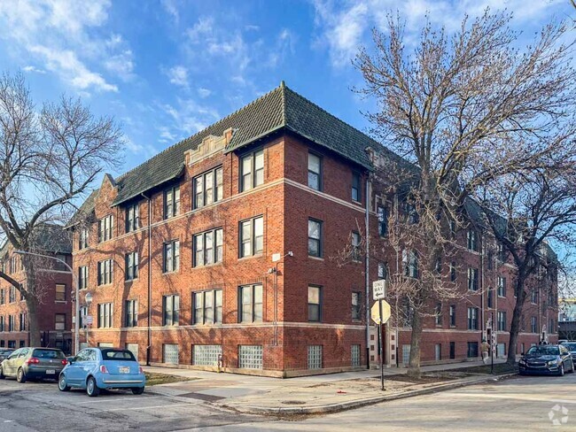 Building Photo - 2700 N Spaulding Ave Unit EE1 Rental