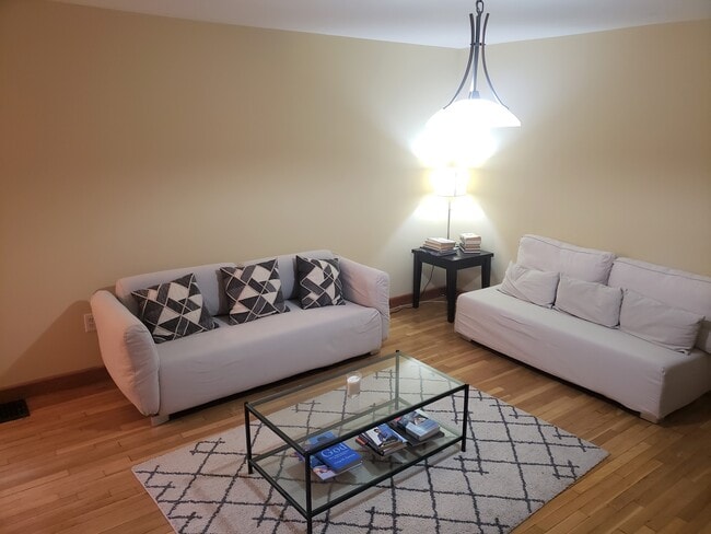 Photo - 50 Temple St