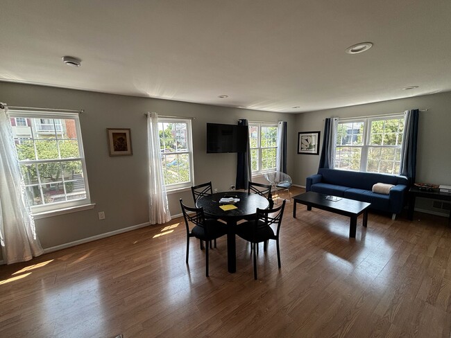 Photo - 35 Rutgers Dr