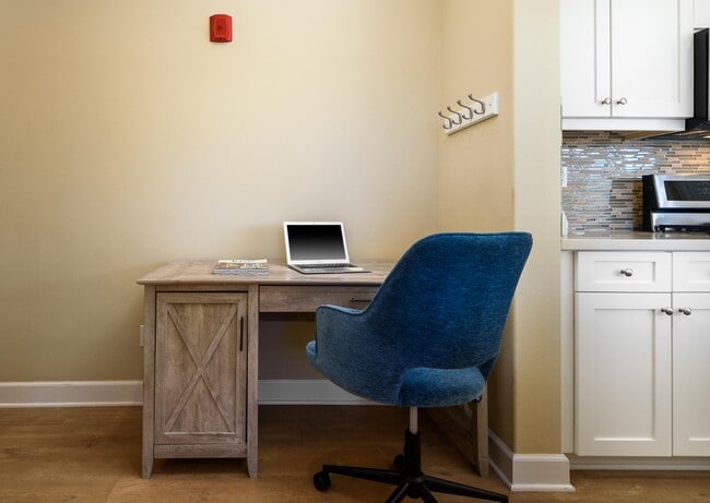 Office Area - 150 Sanderling Ln Unit 150