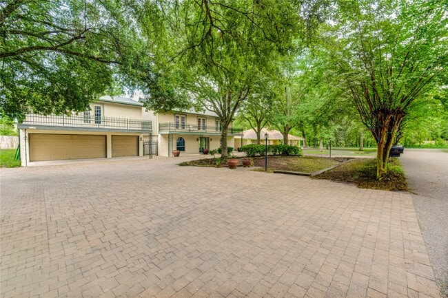 Photo - 303 Shady Glen Ln