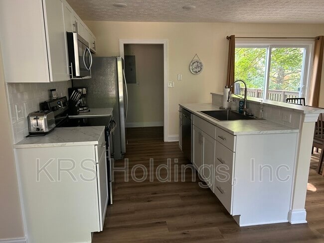 Photo - 2030 Hawksbill Rd