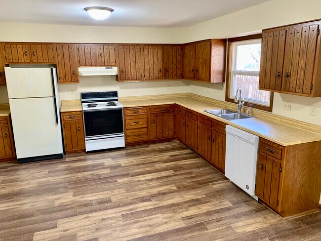 Photo - 4122 Robin Rd