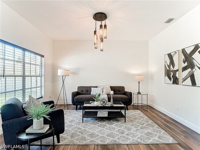 Photo - 130 16th Ave NE