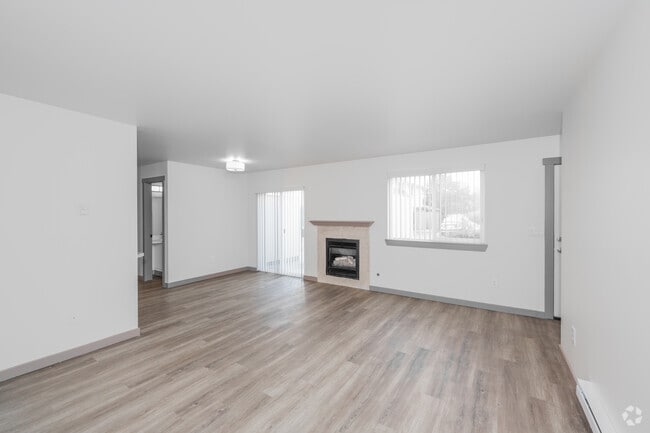 Townhome- Living Room - Noble Court Estates