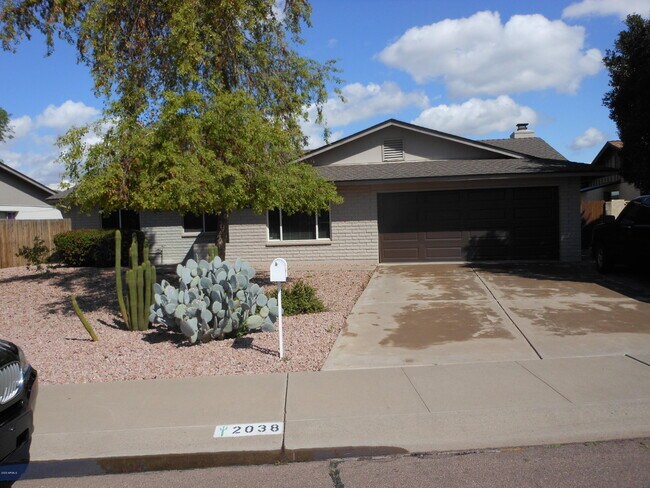 Photo - 2038 E Harvard Dr House