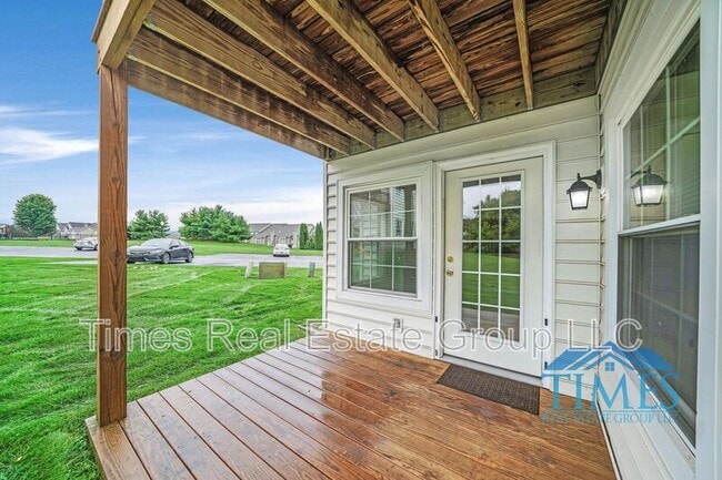 Photo - 1101 Lexington Way