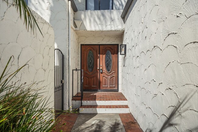 109 Avenida Mesita