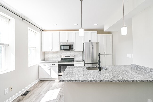 2823 Ashland Ave Unit 1