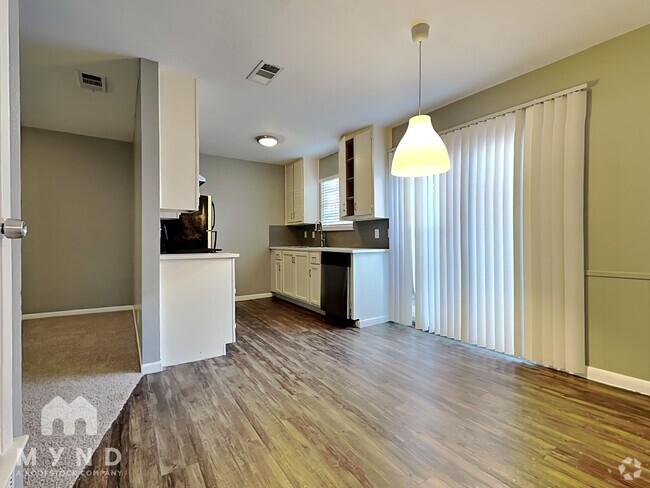 Building Photo - 1010 N Meadows Dr Rental