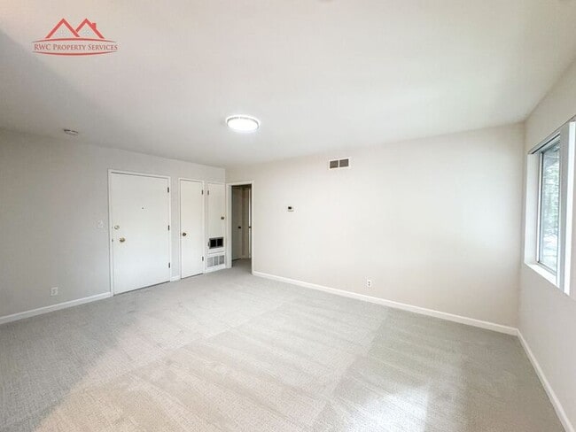 411 College Ave Unit B