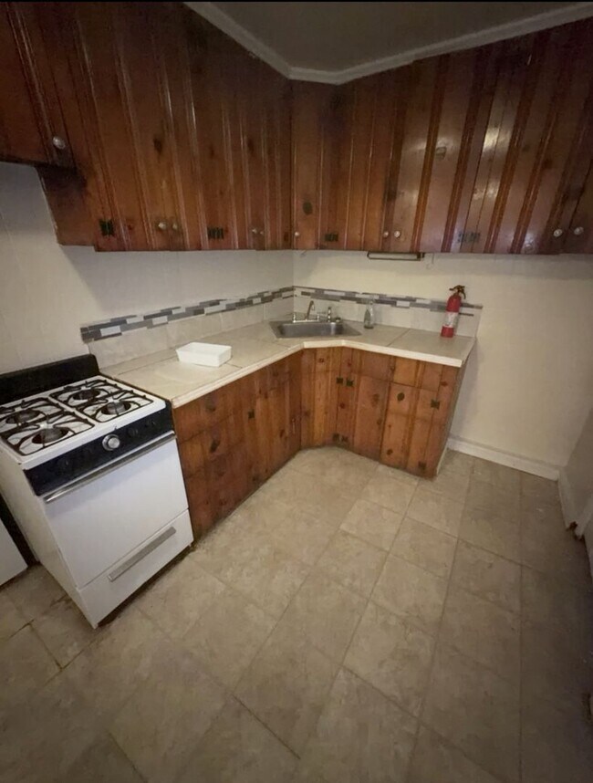 Photo - 167 W Norris St Unit 1st floor