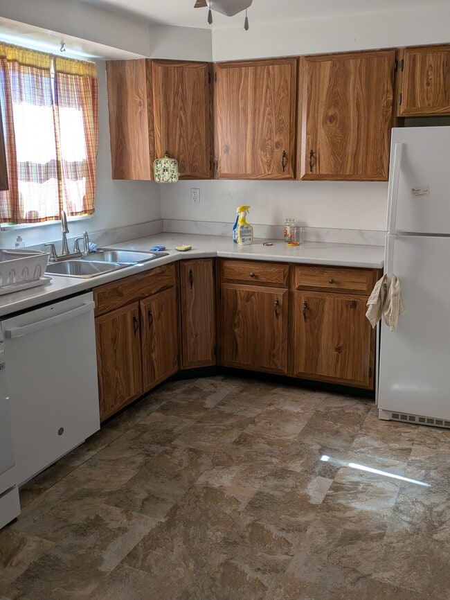 Photo - 1916 Plainview Ave