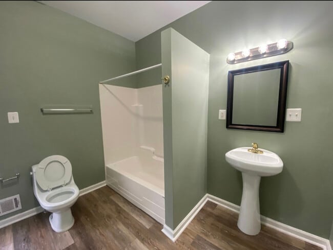 3 Bedrooms 2.5 Bathrooms Voucher Accepted