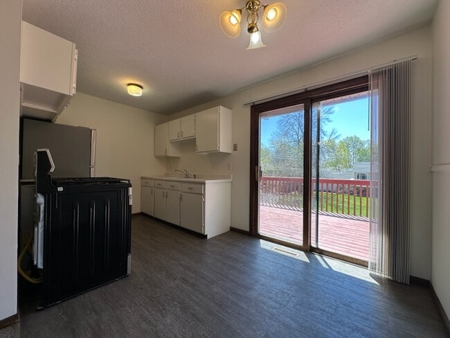 Photo - 1412 Osborne Rd NE