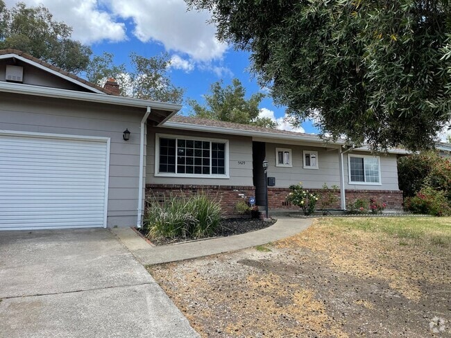 Building Photo - Now Available – Stylish 3-Bed, 2-Bath Home...