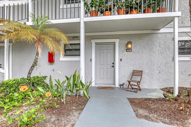 Building Photo - 11863 Wimbledon Cir Unit 409