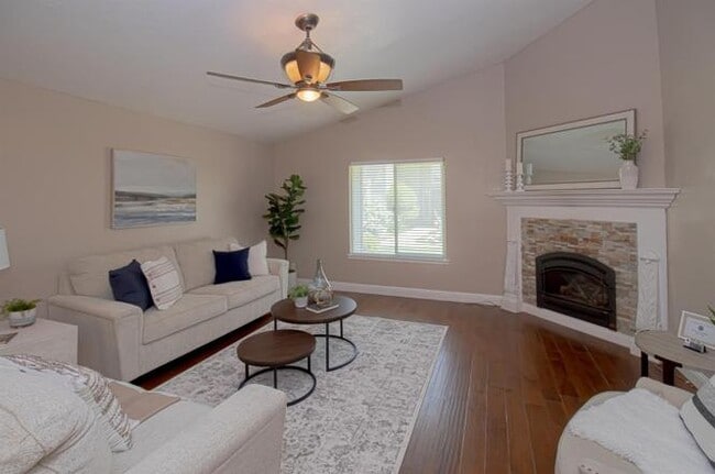 Photo - 1808 Cougar Ln