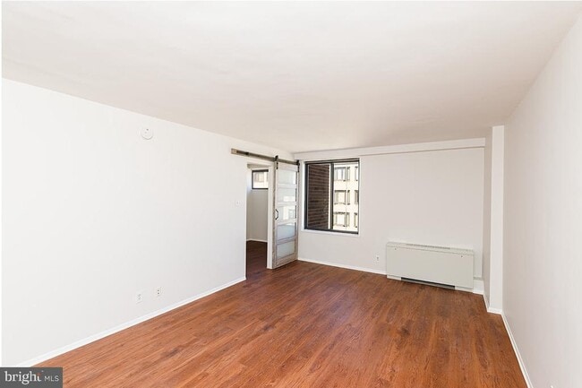 Building Photo - 1420 N St NW Unit 907