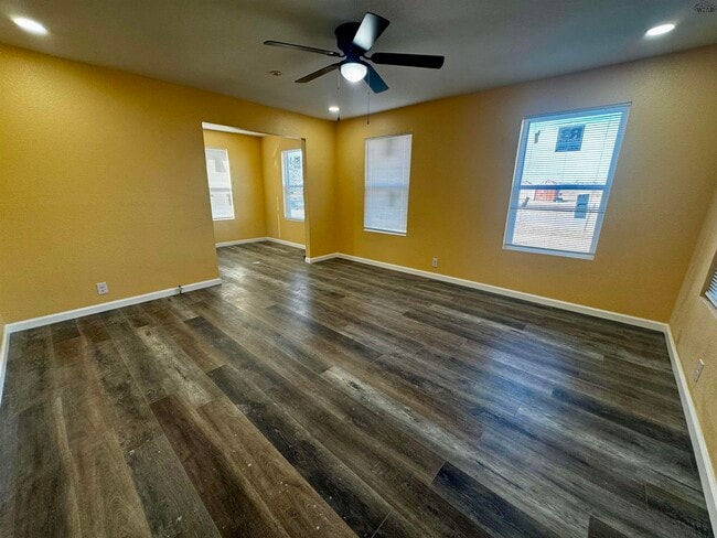 Photo - 603 E Alameda St