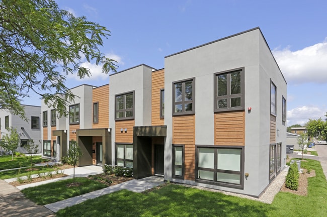 Building Photo - ONE MONTH FREE ON 12 MONTH LEASE!