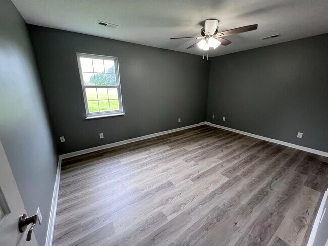 105 Hayden Dr