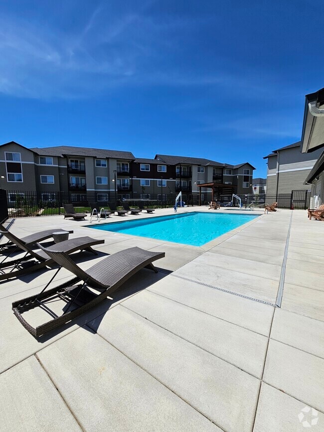 Pool Area - Woodburn Villas Rental