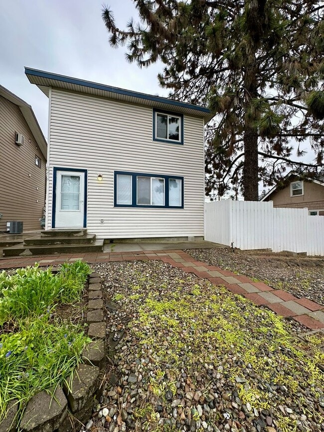 Beautiful 3 Bedroom South Hill Home - Beautiful 3 Bedroom South Hill Home