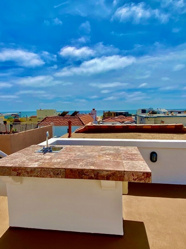 Photo - 143 Manhattan Ave