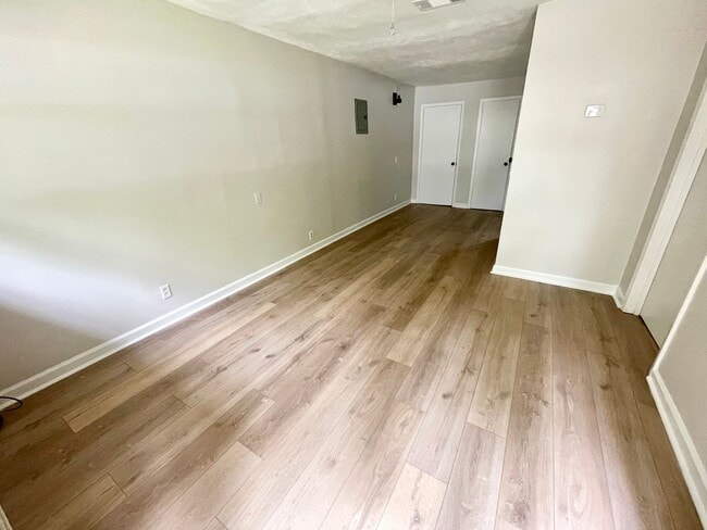 Photo - 1 Bedroom/1 Bath Duplex Unit Available for Rent in Brandon!