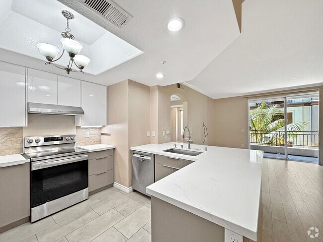 Building Photo - Stunning 2BD/2BA Condo in La Jolla W/ W/D,...