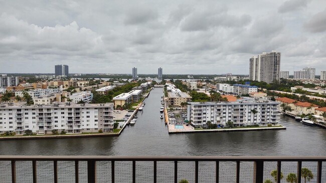 Photo - 290 174th St St Unit 1507