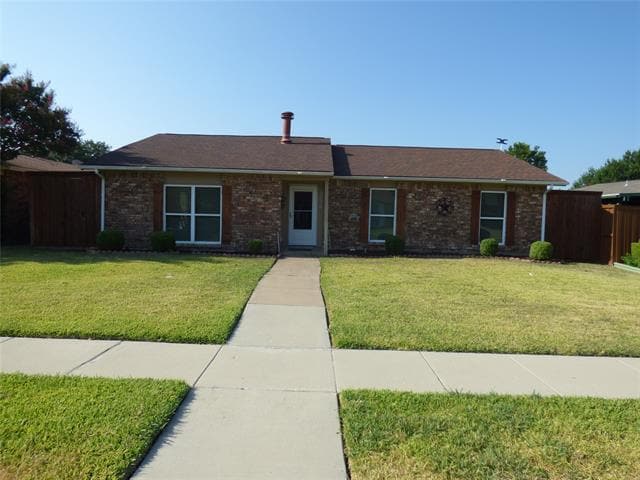 Building Photo - 5016 Roberts Dr