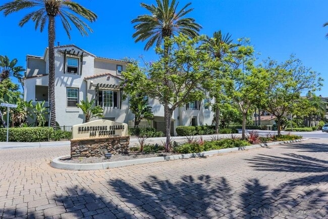 Building Photo - 1840 Spring Straw Ln Unit 4