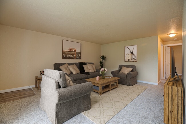 Photo - Brook Hollow Apartments
