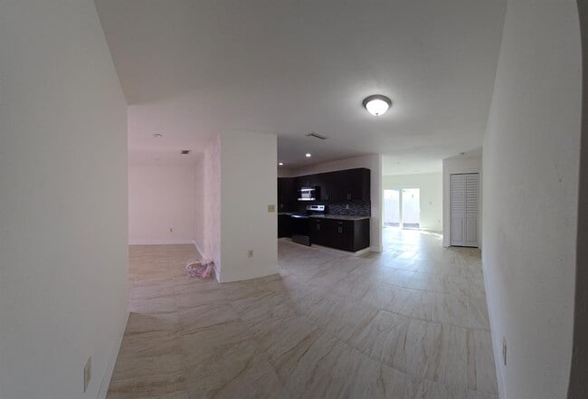 Photo - 2728 SW 5th St