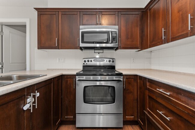 Photo - 46289-46289 Yale Rd