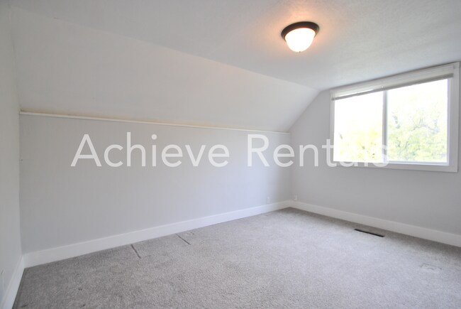 Photo - 24 S 300 E Unit Upstairs