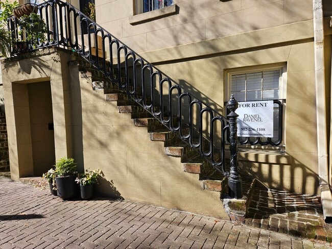 Photo - 433 Barnard St Unit Lower