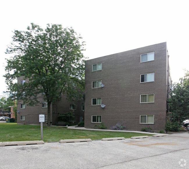 5118 S Fairview Ave - 5118 Fairview Apartments