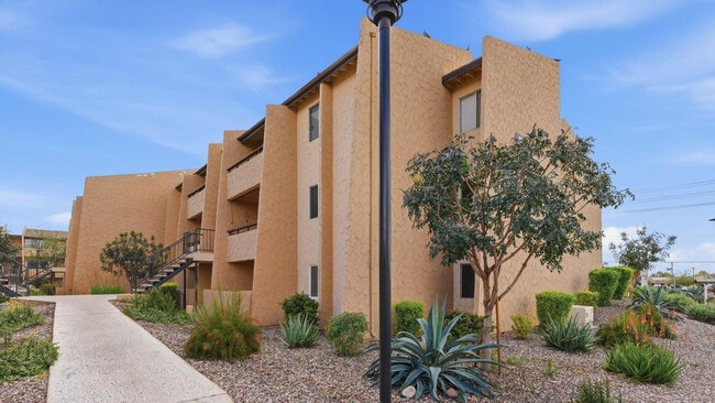 Building Photo - 8055 E Thomas Rd Unit B107