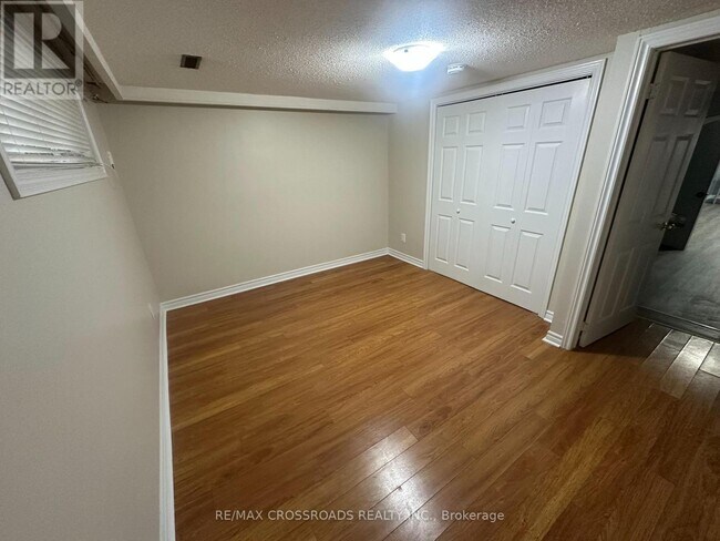 Photo - 466 Brimley Rd