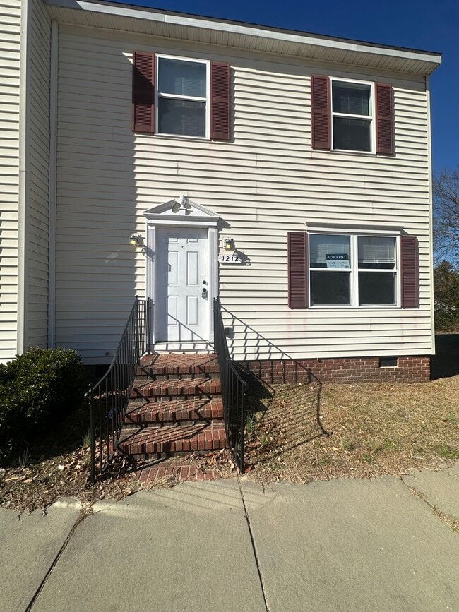 Building Photo - 1212 Superior Pointe Pl